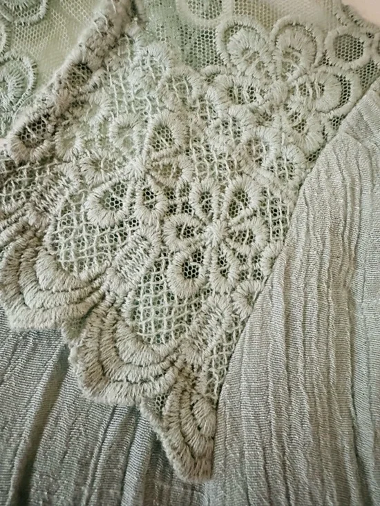 mine Long Sleeve Blouse Women’s size Medium Mint Green Lace-Trim - Picture 4 of 14